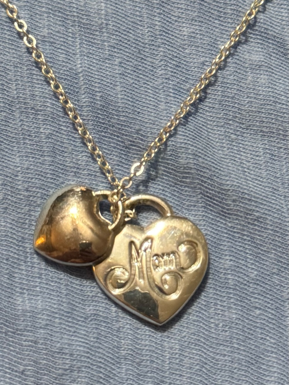 Silver Heart 'Mom' Pendant Necklace